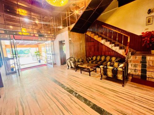 The Town House - Lavish & Luxury Rooms Near mall Road Manali in Prini The Town House - Lavish & Luxury Rooms Near mall Road Manali in Prini