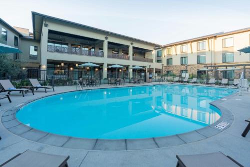 泳池, 千橡阿古拉山萬豪唐普雷斯套房酒店 (TownePlace Suites by Marriott Thousand Oaks Agoura Hills) in 阿古拉山(CA) 泳池, 千橡阿古拉山萬豪唐普雷斯套房酒店 (TownePlace Suites by Marriott Thousand Oaks Agoura Hills) in 阿古拉山(CA)