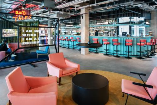 Bar/lounge, The Social Hub Berlin Alexanderplatz in Berlin Bar/lounge, The Social Hub Berlin Alexanderplatz in Berlin