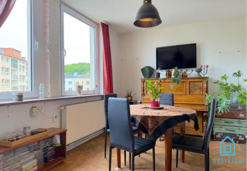 Vinyl Room - Charming Place, 15 Minutes to Gdańsk Old Town & Seaside (Vinyl Room - Charming Place, 15 Minutes to Gdansk Old Town & Seaside) in Wrzeszcz Vinyl Room - Charming Place, 15 Minutes to Gdańsk Old Town & Seaside (Vinyl Room - Charming Place, 15 Minutes to Gdansk Old Town & Seaside) in Wrzeszcz