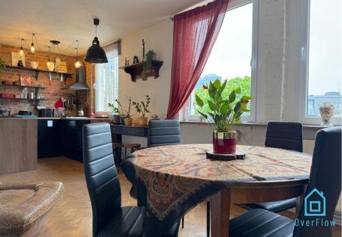 Vinyl Room - Charming Place, 15 Minutes to Gdańsk Old Town & Seaside (Vinyl Room - Charming Place, 15 Minutes to Gdansk Old Town & Seaside) in Wrzeszcz Vinyl Room - Charming Place, 15 Minutes to Gdańsk Old Town & Seaside (Vinyl Room - Charming Place, 15 Minutes to Gdansk Old Town & Seaside) in Wrzeszcz