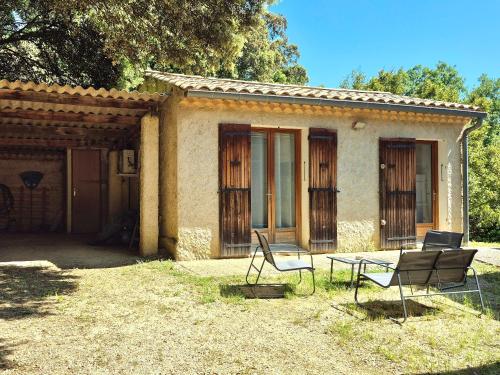 Maison indépendante avec Jardin, Studio de 26m2 tout équipé avec Climatisation réversible (Maison independante avec Jardin, Studio de 26m2 tout equipe avec Climatisation reversible) in Rochegude Maison indépendante avec Jardin, Studio de 26m2 tout équipé avec Climatisation réversible (Maison independante avec Jardin, Studio de 26m2 tout equipe avec Climatisation reversible) in Rochegude