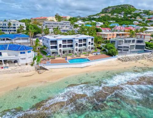Басейн, Specious 2 bedroom in Pelican Key near the beach in Cay Bay Басейн, Specious 2 bedroom in Pelican Key near the beach in Cay Bay