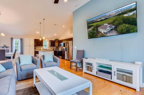 Saltwater Pool Dog Friendly Fire Pit in Kitty Hawk (NC) Saltwater Pool Dog Friendly Fire Pit in Kitty Hawk (NC)