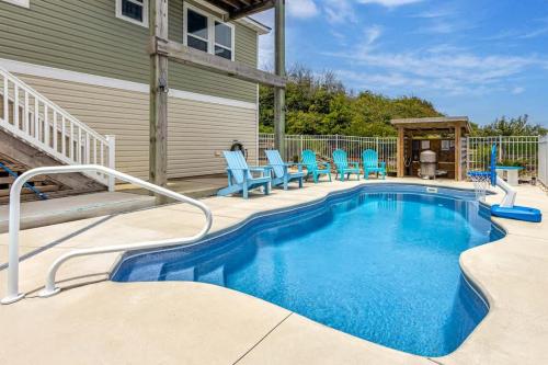 Saltwater Pool Dog Friendly Fire Pit in Kitty Hawk (NC) Saltwater Pool Dog Friendly Fire Pit in Kitty Hawk (NC)