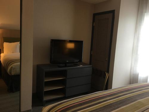 Country Inn & Suites by Radisson, Camp Springs (Andrews Air Force Base), MD in Camp Springs (MD) Country Inn & Suites by Radisson, Camp Springs (Andrews Air Force Base), MD in Camp Springs (MD)