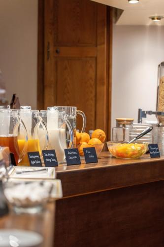 Comida y bebida, Hotel Les Trois Luppars in City Center Comida y bebida, Hotel Les Trois Luppars in City Center