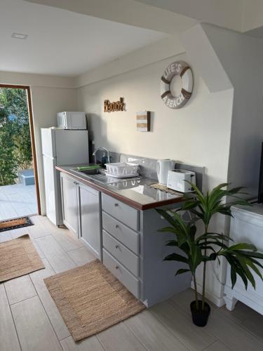 Kitchen, Sandollar at Blueview A cozy, cute flat with a wow view in Port Elizabeth Kitchen, Sandollar at Blueview A cozy, cute flat with a wow view in Port Elizabeth