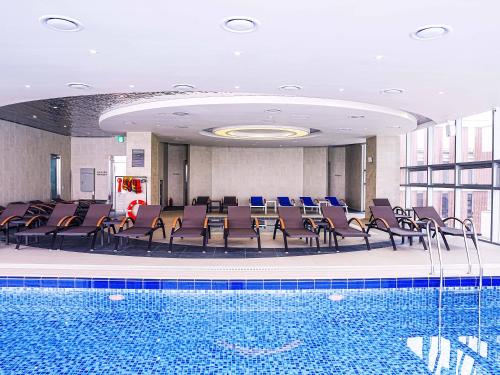 スイミングプール, ウェーブ M ホテル ウエスト (Wave M Hotel West) in 始興市(シフン) スイミングプール, ウェーブ M ホテル ウエスト (Wave M Hotel West) in 始興市(シフン)
