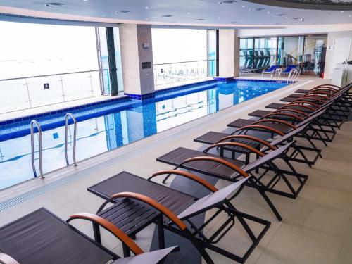 スイミングプール, ウェーブ M ホテル ウエスト (Wave M Hotel West) in 始興市(シフン) スイミングプール, ウェーブ M ホテル ウエスト (Wave M Hotel West) in 始興市(シフン)