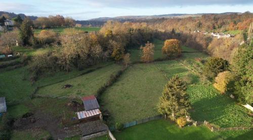 A szálláshely kívülről, Les bottines in Falaise A szálláshely kívülről, Les bottines in Falaise