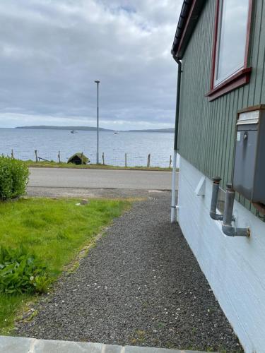 נוף, 2BR Home with Sea Views and Parking - Tórshavn (2BR Home with Sea Views and Parking - Torshavn) in Argir נוף, 2BR Home with Sea Views and Parking - Tórshavn (2BR Home with Sea Views and Parking - Torshavn) in Argir