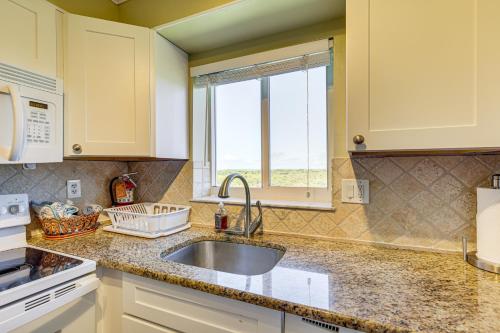 Half-Mi to Jupiter Beach Condo with Ocean Views! in Jupiter (FL) Half-Mi to Jupiter Beach Condo with Ocean Views! in Jupiter (FL)