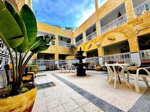 balkon/terras, Hotel Paris in Sousse balkon/terras, Hotel Paris in Sousse