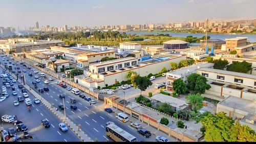 Nilefront 3BR luxury Apt in Giza