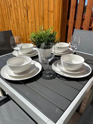 3 bedroom - 2 bathroom Townhouse in Corstorphine Near Murrayfield Stadium - Direct Bus To Edinburgh in Corstorphine 3 bedroom - 2 bathroom Townhouse in Corstorphine Near Murrayfield Stadium - Direct Bus To Edinburgh in Corstorphine