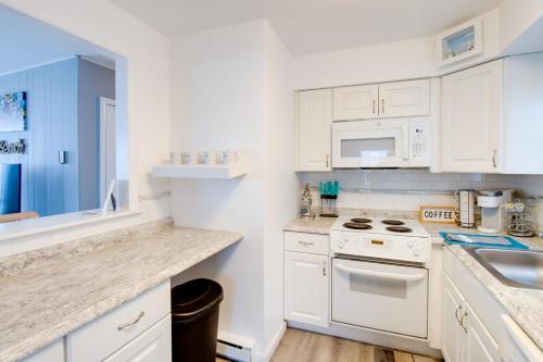 Bayfront Brigantine Escape with Porch and Bay Views! in Brigantine Bayfront Brigantine Escape with Porch and Bay Views! in Brigantine