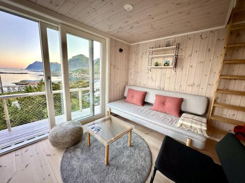 Oceanview Mini-House - Stunning Views in Sorvagen Oceanview Mini-House - Stunning Views in Sorvagen