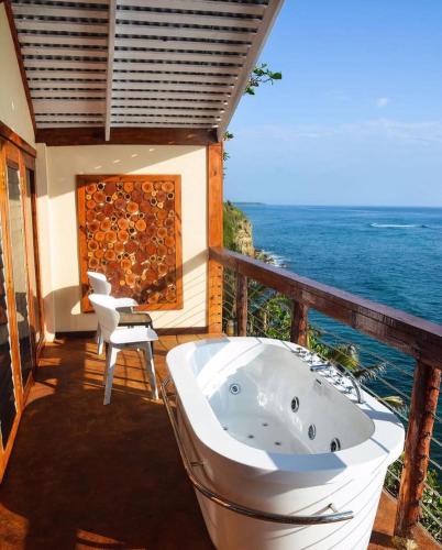 Alentours, The Sea Cliff Hotel Resort & Spa in Port Antonio Alentours, The Sea Cliff Hotel Resort & Spa in Port Antonio