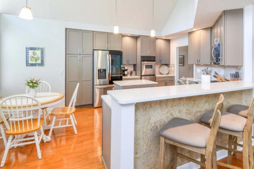 Spacious 3 BR plus SS in Den & screened lanai waterside in World Golf Spacious 3 BR plus SS in Den & screened lanai waterside in World Golf