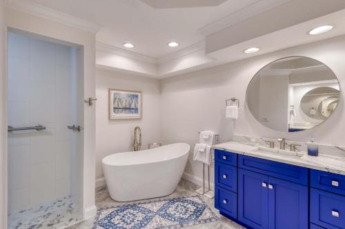 Spacious 3 BR plus SS in Den & screened lanai waterside in World Golf Spacious 3 BR plus SS in Den & screened lanai waterside in World Golf