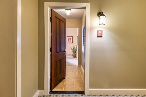 Resort living w pool courtyard & hot tub 6304R2 in World Golf Resort living w pool courtyard & hot tub 6304R2 in World Golf