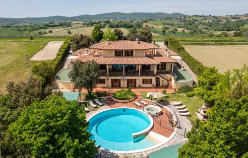 Amazing Home In Gualdo Cattaneo Pg