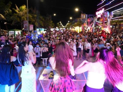 景色, Flamingo Hải Tiến - Studio Tầng 15 View Biển - Kỳ Nghỉ Hoàn Hảo (Flamingo Hai Tien - Studio Tang 15 View Bien - Ky Nghi Hoan Hao) in ホアン タン ビーチ 景色, Flamingo Hải Tiến - Studio Tầng 15 View Biển - Kỳ Nghỉ Hoàn Hảo (Flamingo Hai Tien - Studio Tang 15 View Bien - Ky Nghi Hoan Hao) in ホアン タン ビーチ