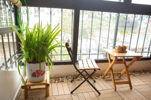 Balcony/terrace, ZeitHome 305, 2 Special Balconies, 2 Beds, WIFI, NETFLIX in Hoan Kiem District - Ngoc Son Temple Balcony/terrace, ZeitHome 305, 2 Special Balconies, 2 Beds, WIFI, NETFLIX in Hoan Kiem District - Ngoc Son Temple
