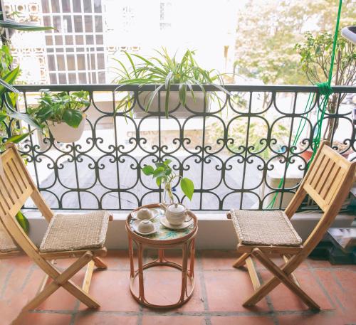 Balcony/terrace, ZeitHome 305, 2 Special Balconies, 2 Beds, WIFI, NETFLIX in Hoan Kiem District - Ngoc Son Temple Balcony/terrace, ZeitHome 305, 2 Special Balconies, 2 Beds, WIFI, NETFLIX in Hoan Kiem District - Ngoc Son Temple