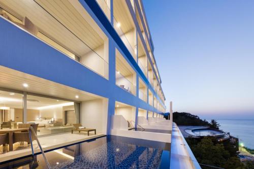 정동진 썬크루즈 (Sun Cruise Resort and Yacht) in 강릉 정동진 썬크루즈 (Sun Cruise Resort and Yacht) in 강릉