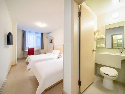 Jinjiang Inn Guangzhou Liwan Caihongqiao Metro Station in Liwan District Jinjiang Inn Guangzhou Liwan Caihongqiao Metro Station in Liwan District