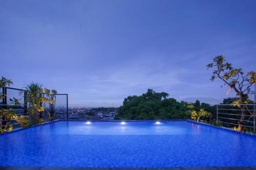 Piscină, Hotel Neo Dipatiukur by ASTON in Bandung Piscină, Hotel Neo Dipatiukur by ASTON in Bandung