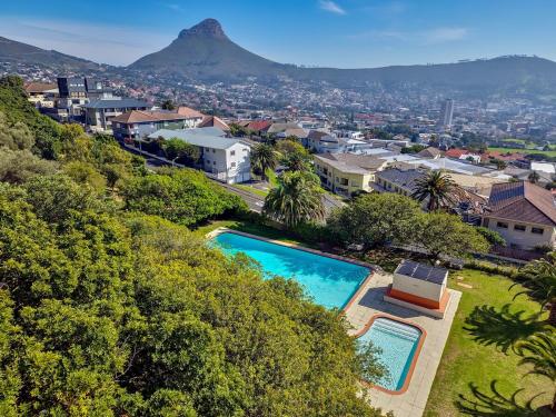 Apartment situated on the slope of Table Mountain!