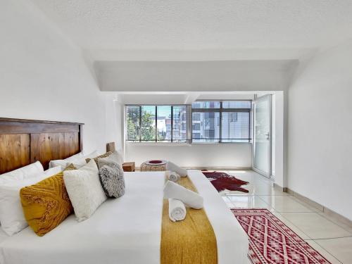 Central, secure, good wifi- with parking