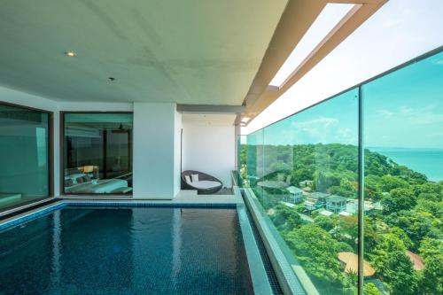 Yüzme havuzu, Rayong Marriott Resort & Spa in Rayong Yüzme havuzu, Rayong Marriott Resort & Spa in Rayong