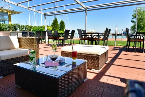 balkon/taras, Hotel Yacht Wellness & Business in Siofok balkon/taras, Hotel Yacht Wellness & Business in Siofok