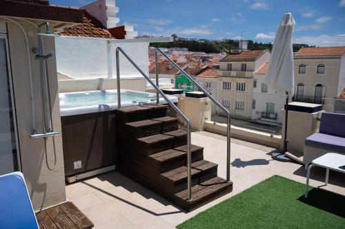 Зручності, By the Sea - Nazare in Назаре Зручності, By the Sea - Nazare in Назаре