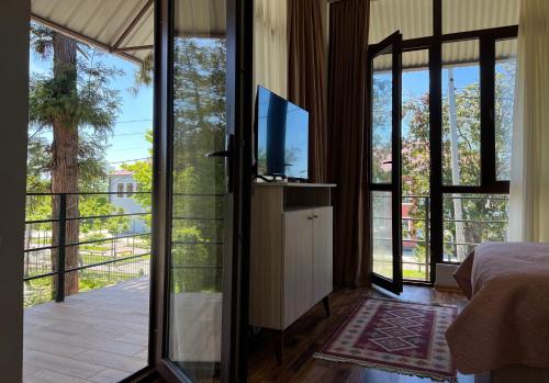 Eniseli in Buknari Eniseli in Buknari