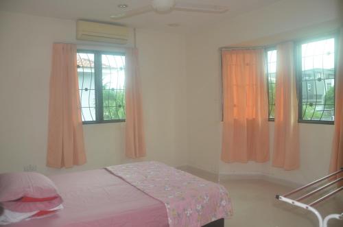 Kulim LakeView Homestay at Golf Resort in Kulim Kulim LakeView Homestay at Golf Resort in Kulim