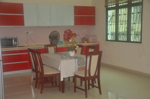 Kitchen, Kulim LakeView Homestay at Golf Resort in Kulim Kitchen, Kulim LakeView Homestay at Golf Resort in Kulim