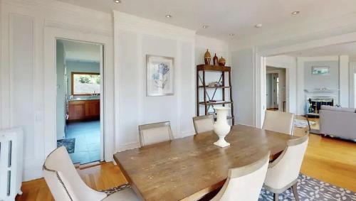 Gorgeous 5 bedroom Boston Home in Newton (Massachusetts) Gorgeous 5 bedroom Boston Home in Newton (Massachusetts)