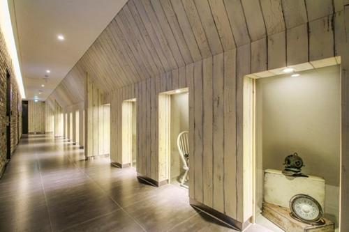 فندق 2,4 (Hotel 2.4) in سونغبا فندق 2,4 (Hotel 2.4) in سونغبا