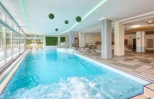 สระว่ายน้ำ, Hotel Szieszta in โซพรอน สระว่ายน้ำ, Hotel Szieszta in โซพรอน
