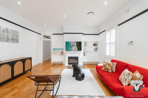 KozyGuru | Rose Bay | Charming House Near Beach in Rose Bay KozyGuru | Rose Bay | Charming House Near Beach in Rose Bay