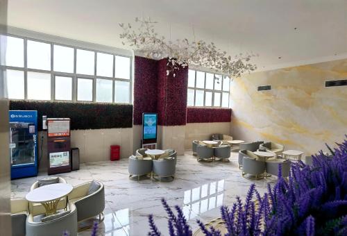 Лобби, Magnificent International Hotel(Xintiandi People's Square) in Шанхай Лобби, Magnificent International Hotel(Xintiandi People's Square) in Шанхай
