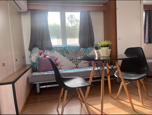 Casa con piscina in جرانوليرز Casa con piscina in جرانوليرز
