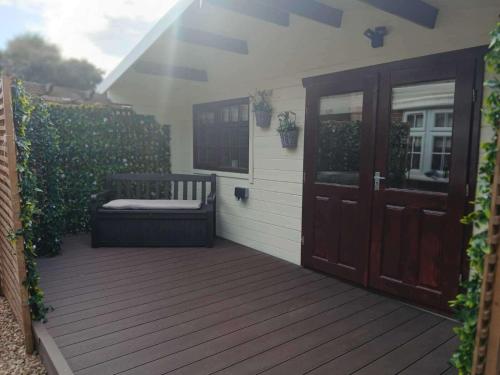 1 Bed Lodge - Southampton - Sleeps 2 - Parking in Sholing 1 Bed Lodge - Southampton - Sleeps 2 - Parking in Sholing