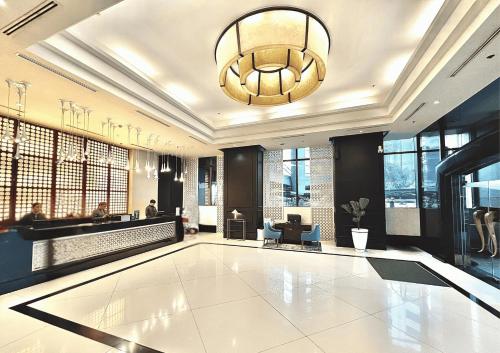 Exterior view, Holiday Inn and Suites Manila Galleria By IHG in Pasig Exterior view, Holiday Inn and Suites Manila Galleria By IHG in Pasig