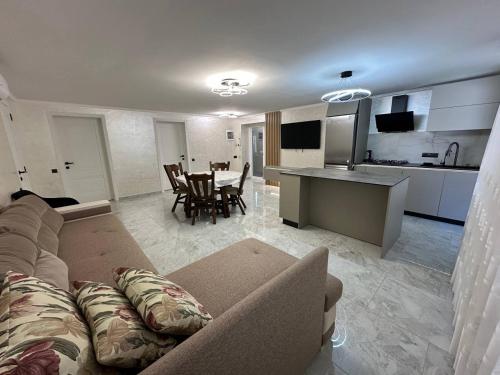 Casă pe pământ Ungheni (Casa pe pamant Ungheni) in Ungheni Casă pe pământ Ungheni (Casa pe pamant Ungheni) in Ungheni
